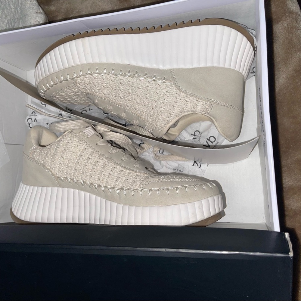 👟 Dolce Vita Fay Sneakers